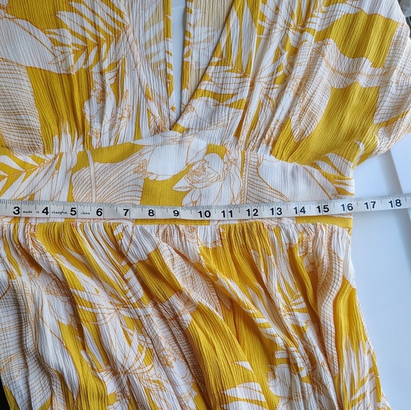 NWOT Cupshe maxi Sundress yellow tropical leaf print Hawaiian Resort Wear L. - Picture 9 of 16